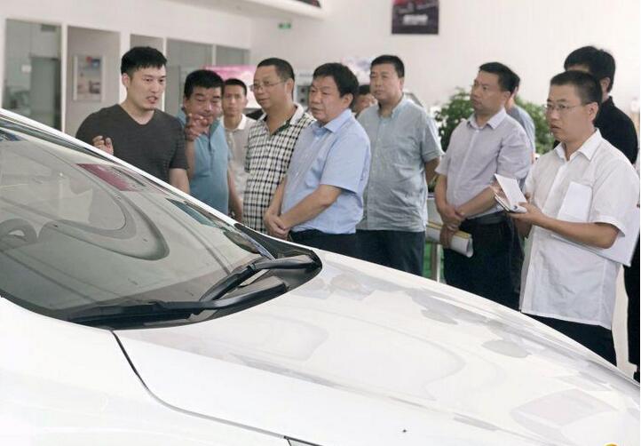 川匯區區長李宗喜一行到眾恒新能源汽車城視察