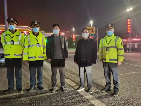 眾恒網約車慰問執法一線人員，齊心共創美好出行